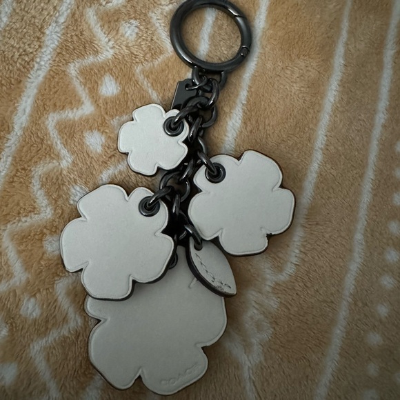 Authentic Coach tea rose bag charm - Picture 2 of 3